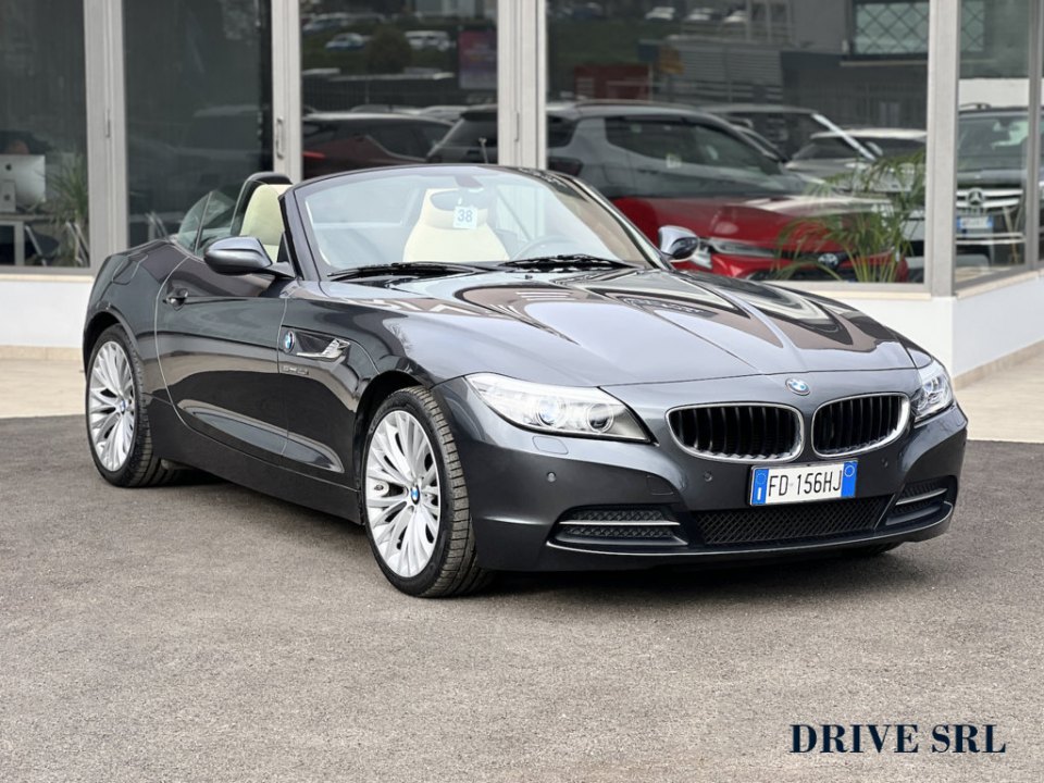 BMW Z4            (E89) vers. Z4 sDrive20i