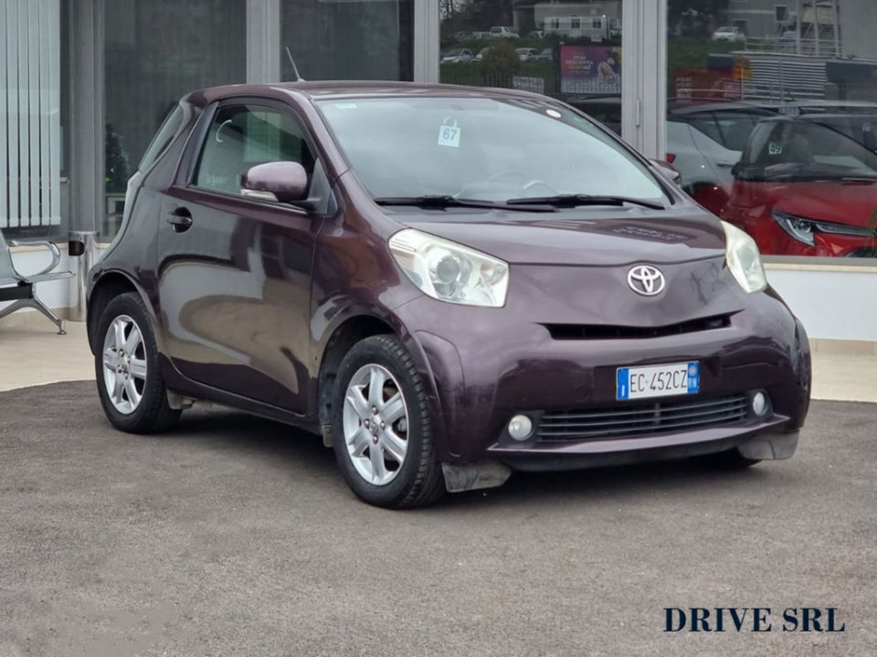 TOYOTA iQ vers. iQ 1.0 CVT Sol