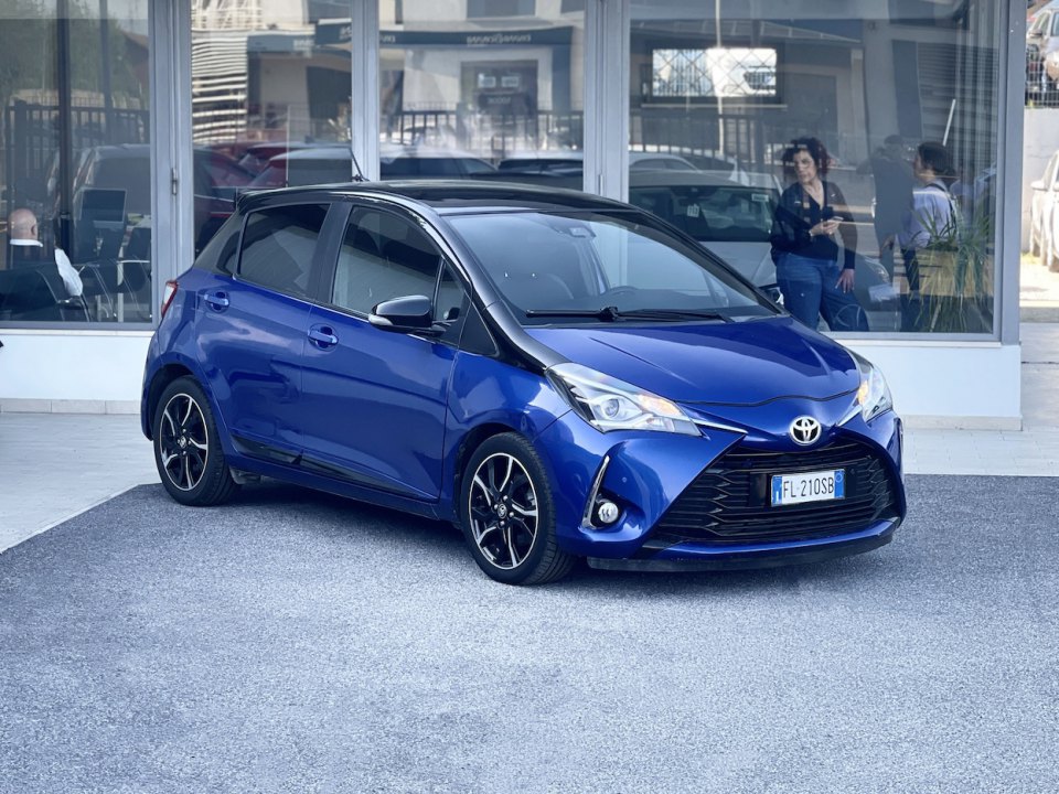 TOYOTA Yaris 3ª serie vers. Yaris 1.5 Hybrid 5 porte Trend 