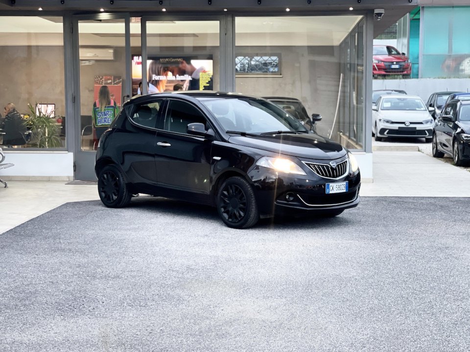 LANCIA Ypsilon 3ª serie vers. Ypsilon 1.0 FireFly 5 porte S&S Hybrid Silver