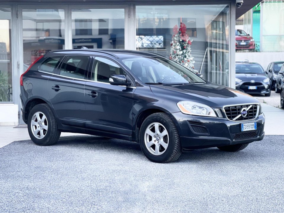 VOLVO XC60 (2008-2018) vers. XC60 D5 AWD Geartronic Momentum