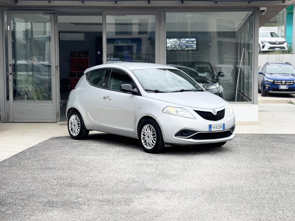 LANCIA Ypsilon 3ª serie vers. Ypsilon 1.2 69 CV 5 porte Platinum