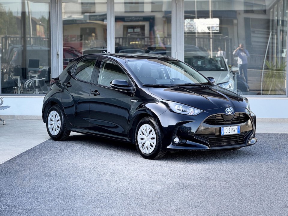 TOYOTA Yaris 4ª serie vers. Yaris 1.5 Hybrid 5 porte Active