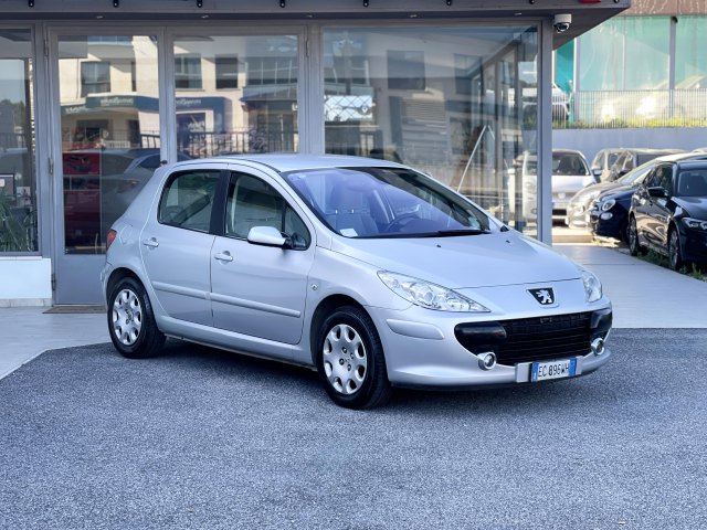 PEUGEOT - 307