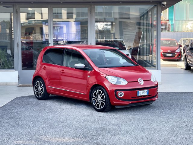VOLKSWAGEN - up!