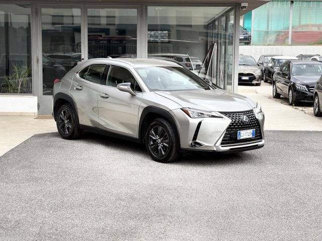 LEXUS - UX