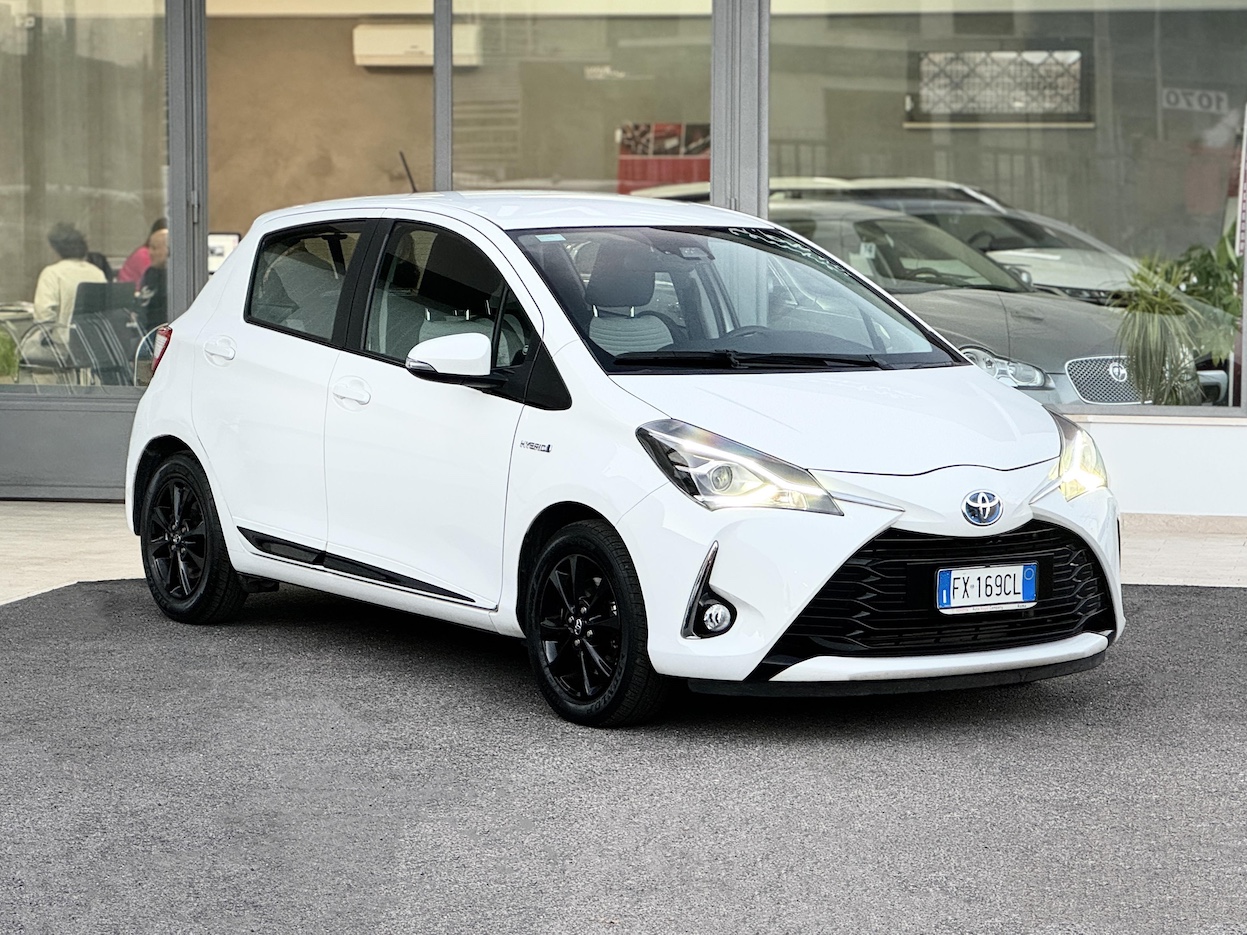TOYOTA Yaris 4ª serie vers. Yaris 1.5 Hybrid 5 porte Active