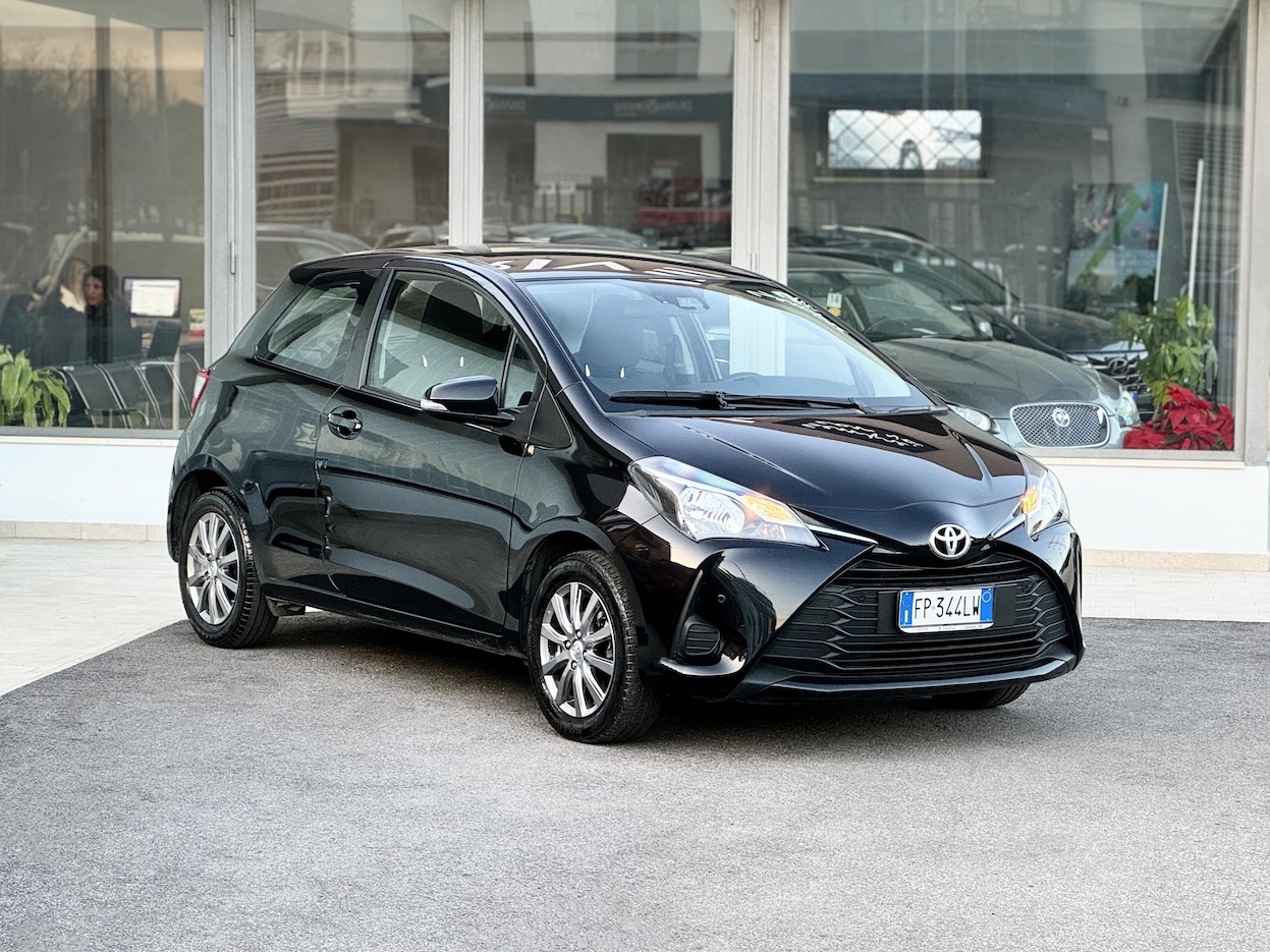 TOYOTA Yaris 3ª serie vers. Yaris 1.0 3 porte Cool