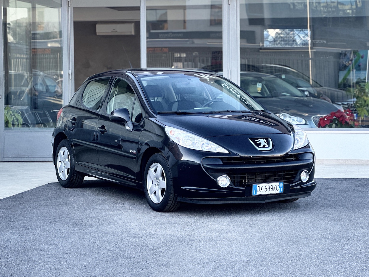 PEUGEOT - 207
