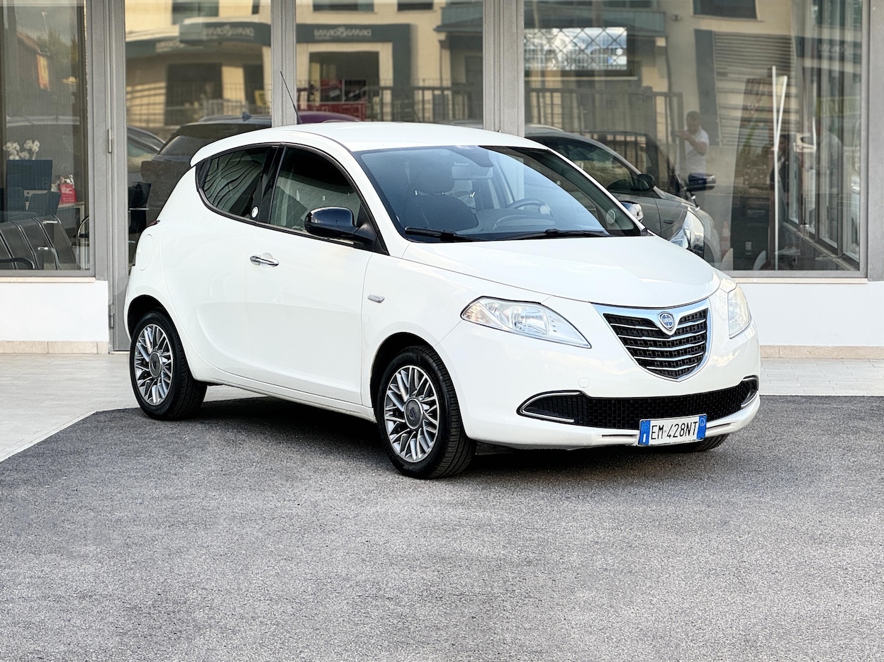 LANCIA Ypsilon 3ª serie vers. Ypsilon 1.2 69 CV 5 porte GPL Ecochic Gold