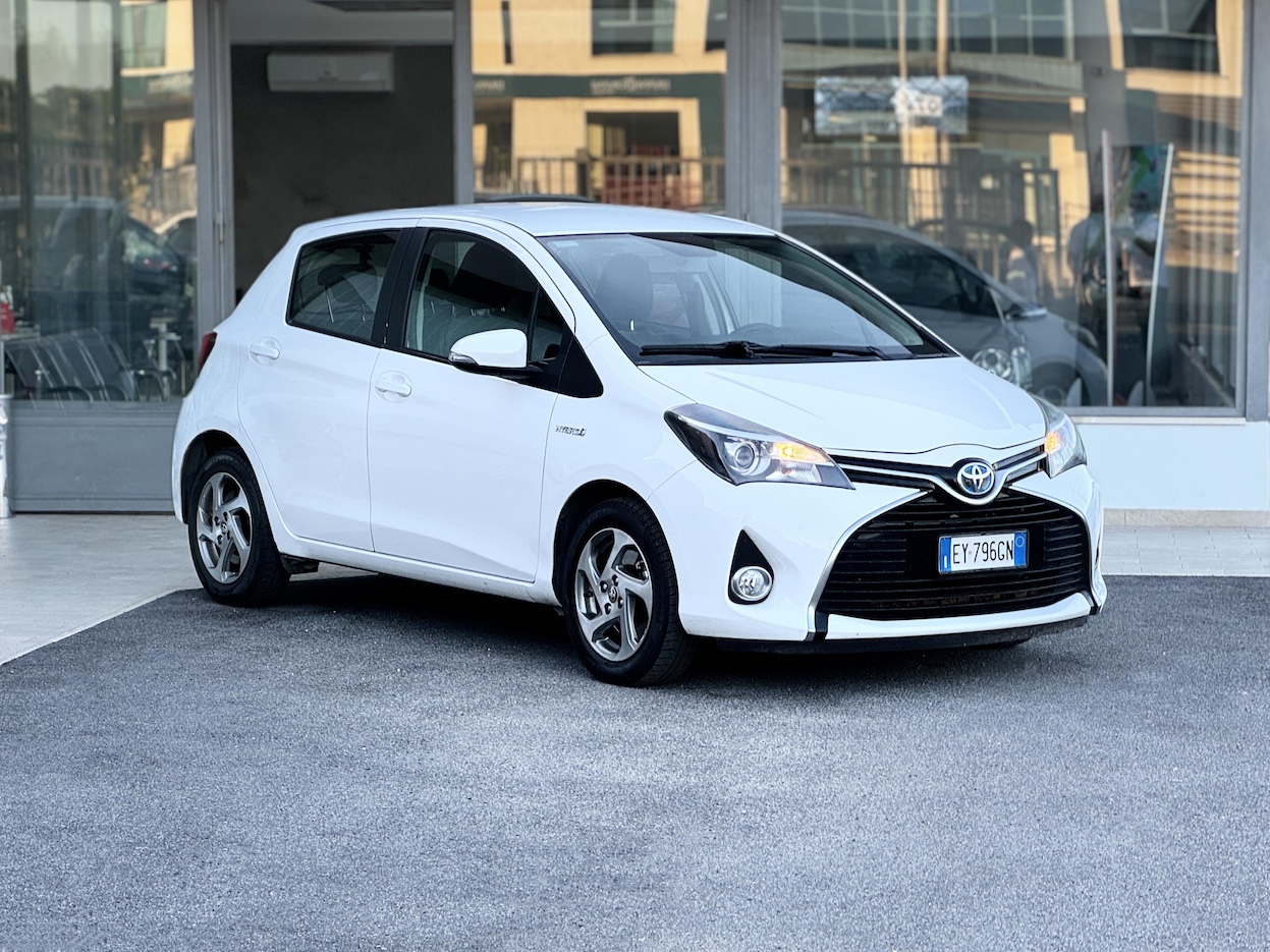 TOYOTA Yaris 3ª serie vers. Yaris 1.5 Hybrid 5 porte Active