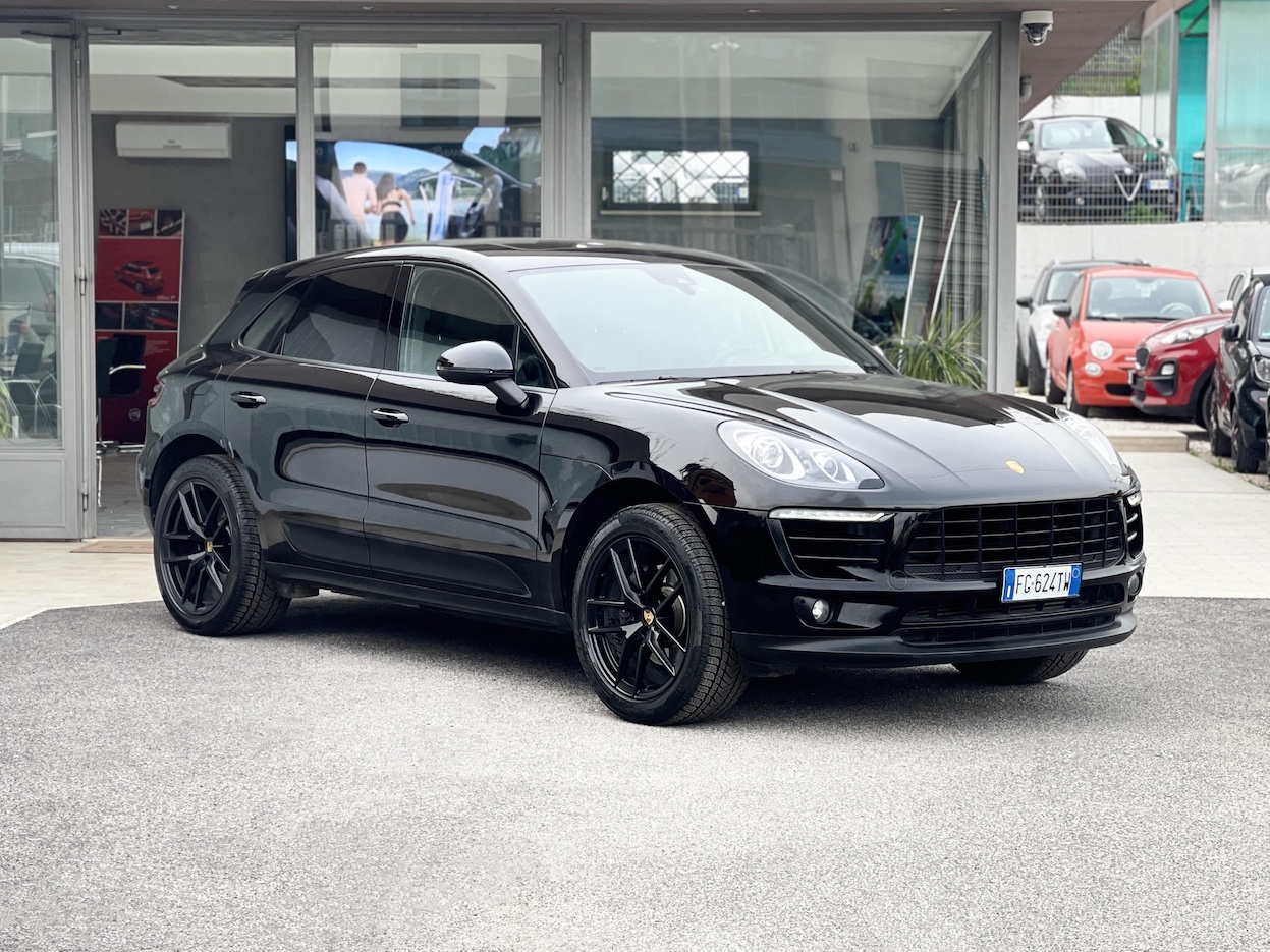 PORSCHE - Macan