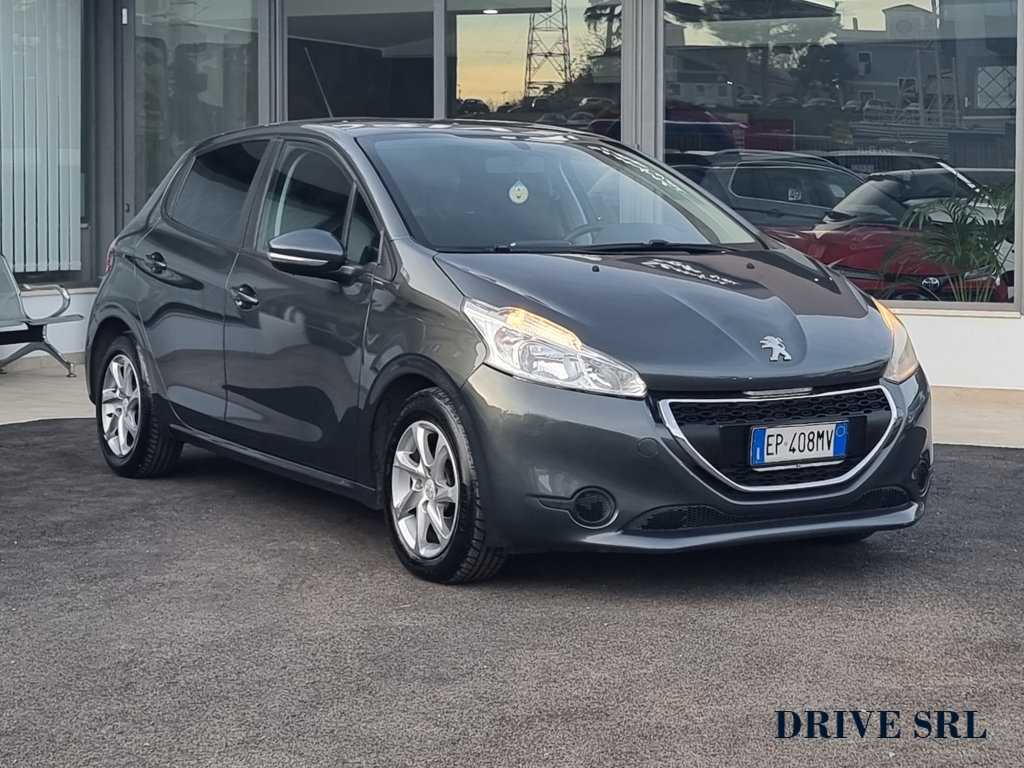 PEUGEOT 208 vers. 1.4 HDi 68 CV 5 porte Allure