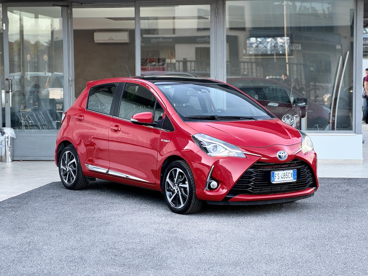 TOYOTA Yaris 3ª serie vers. Yaris 1.5 Hybrid 5 porte Style