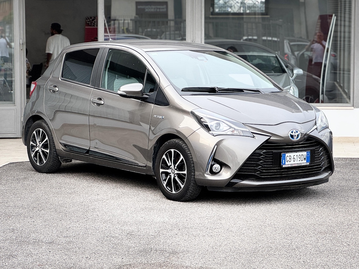 TOYOTA Yaris 3ª serie vers. Yaris 1.5 Hybrid 5 porte Active