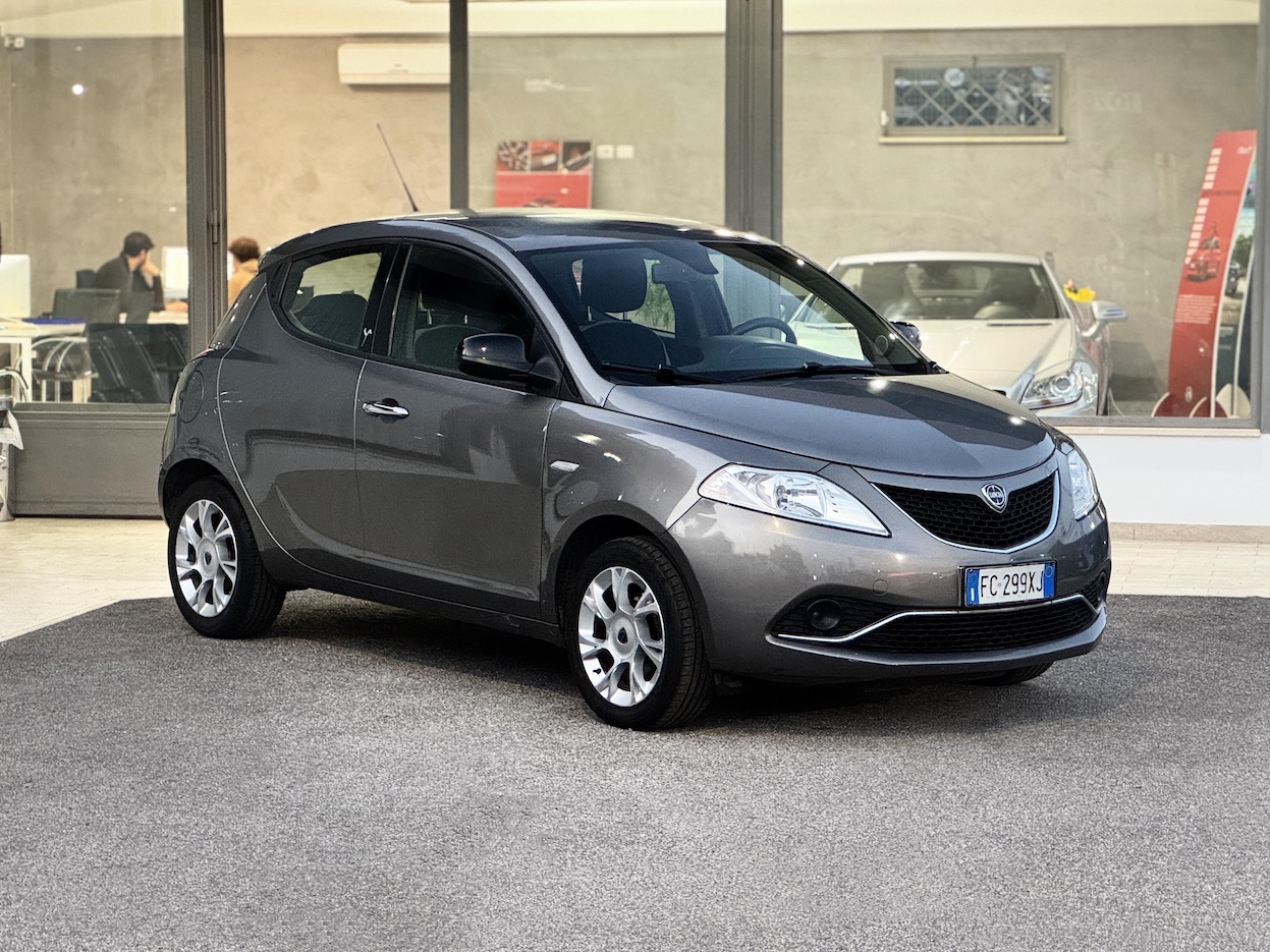 LANCIA Ypsilon 3ª serie vers. Ypsilon 1.2 69 CV 5 porte Platinum