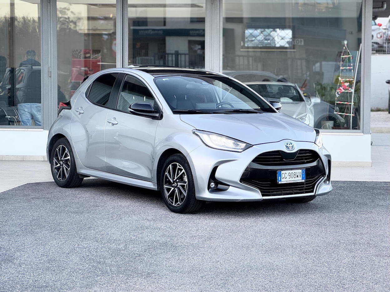 TOYOTA Yaris 4ª serie vers. Yaris 1.5 Hybrid 5 porte Lounge