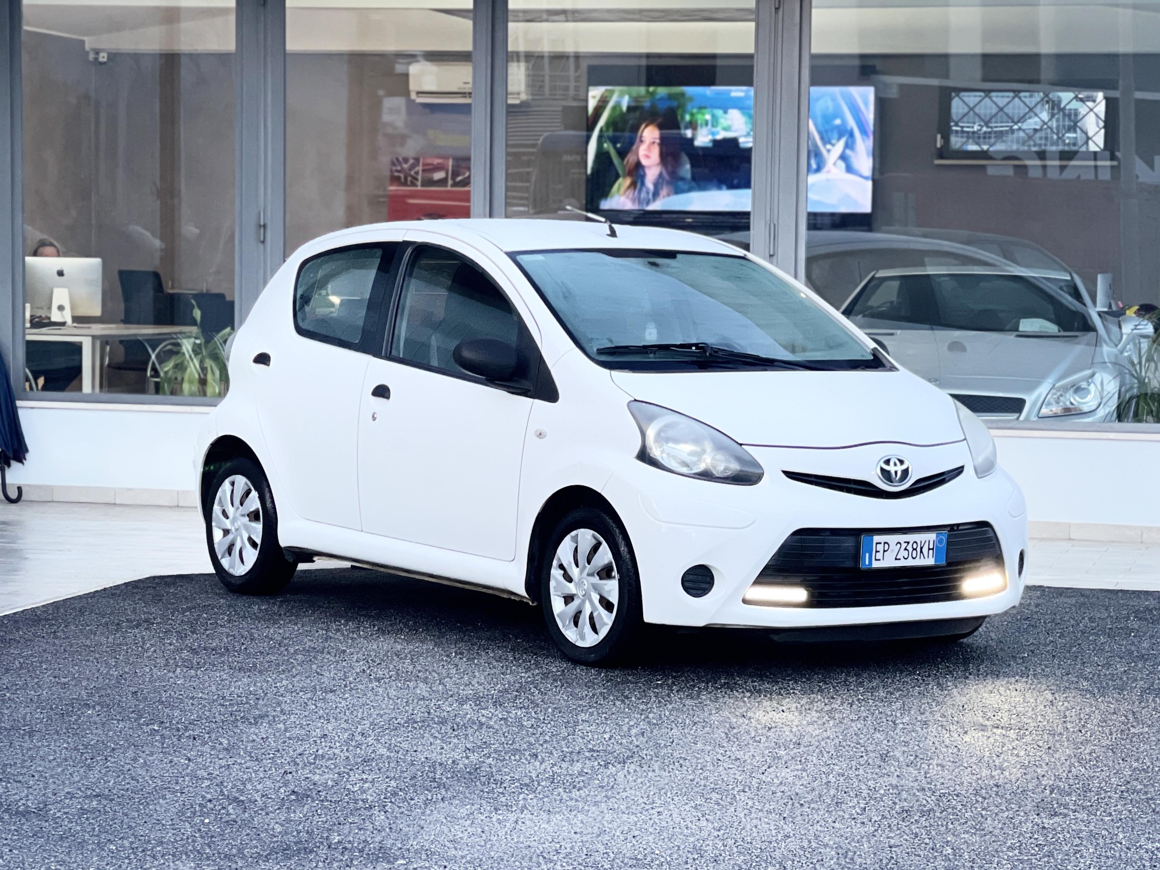 TOYOTA Aygo 1ª serie vers. Aygo 1.0 12V VVT-i 5 porte Active Connect