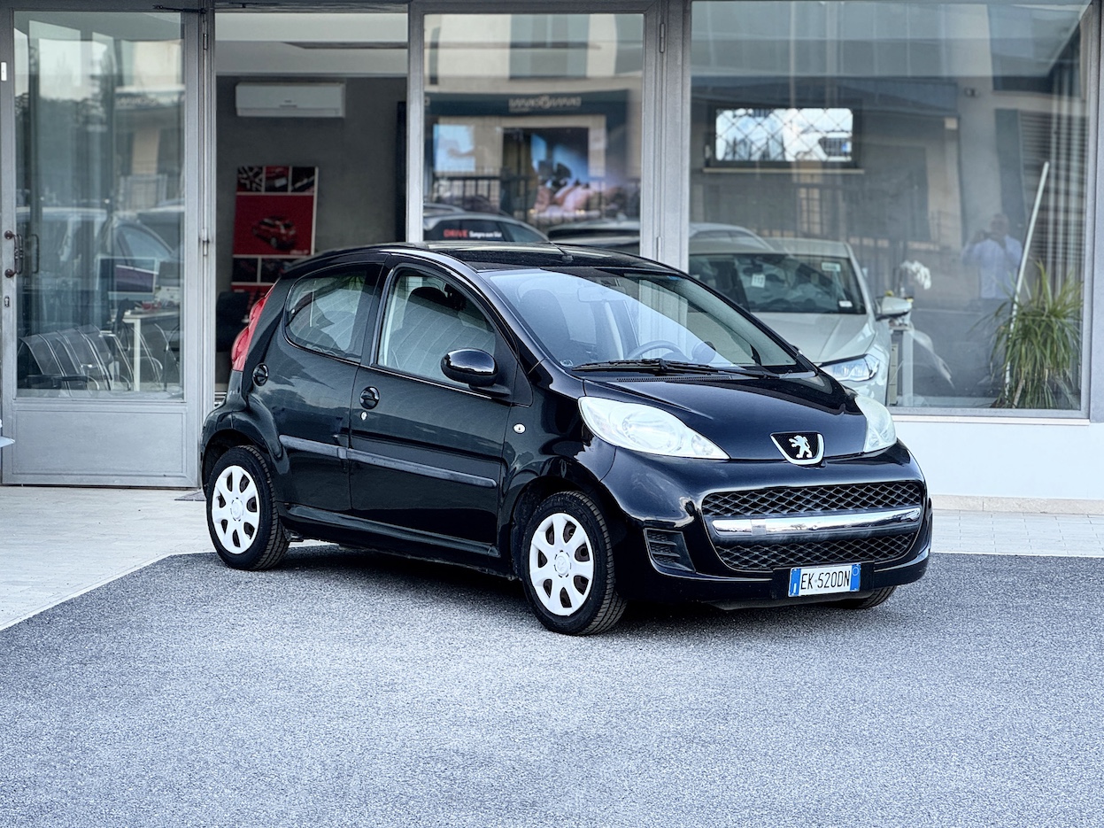 PEUGEOT - 107
