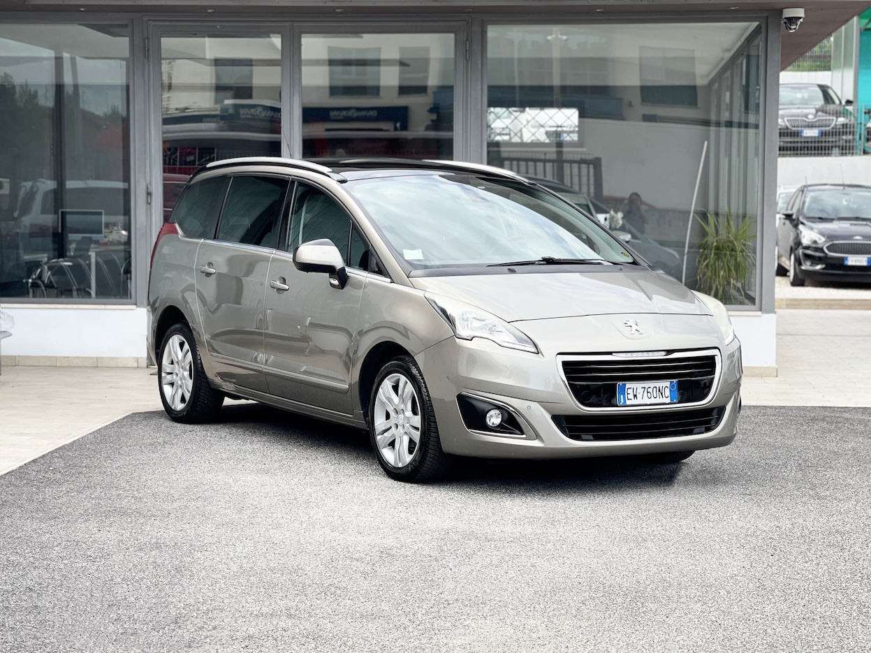 PEUGEOT - 5008 1ª serie