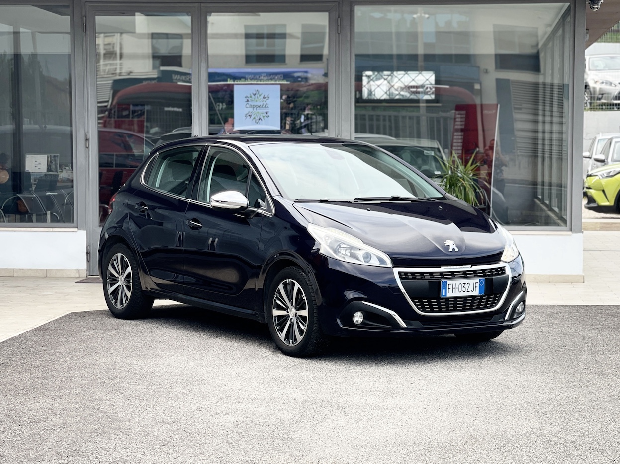 PEUGEOT - 208
