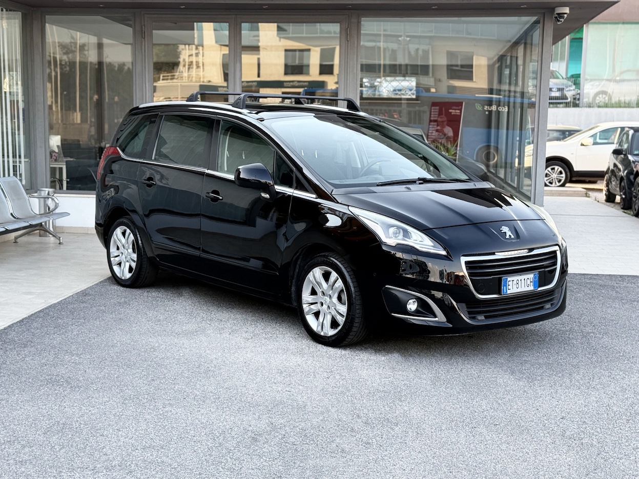 PEUGEOT - 5008 1ª serie