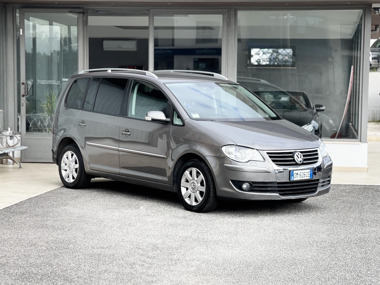 VOLKSWAGEN - Touran