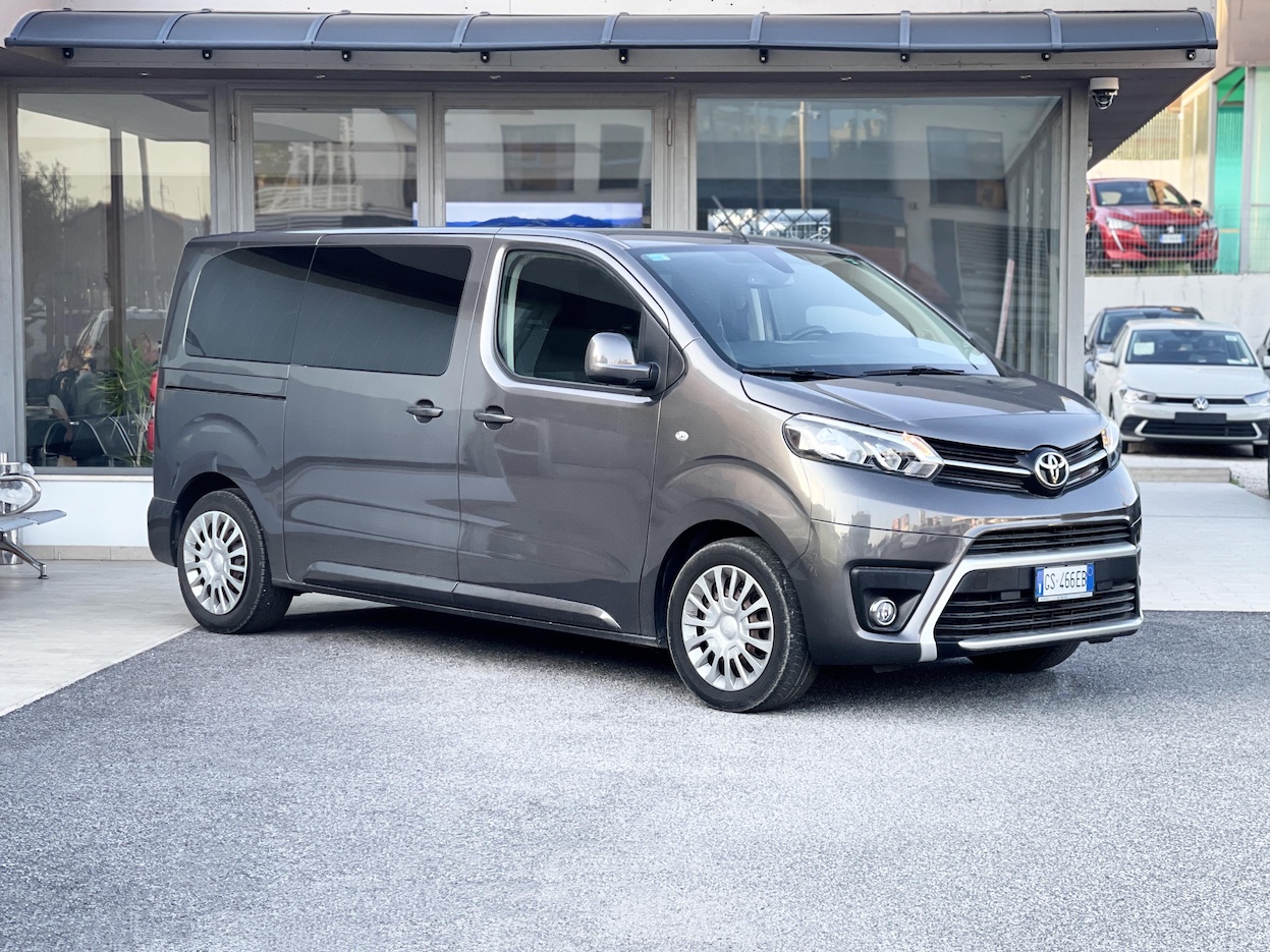 TOYOTA - Proace Verso