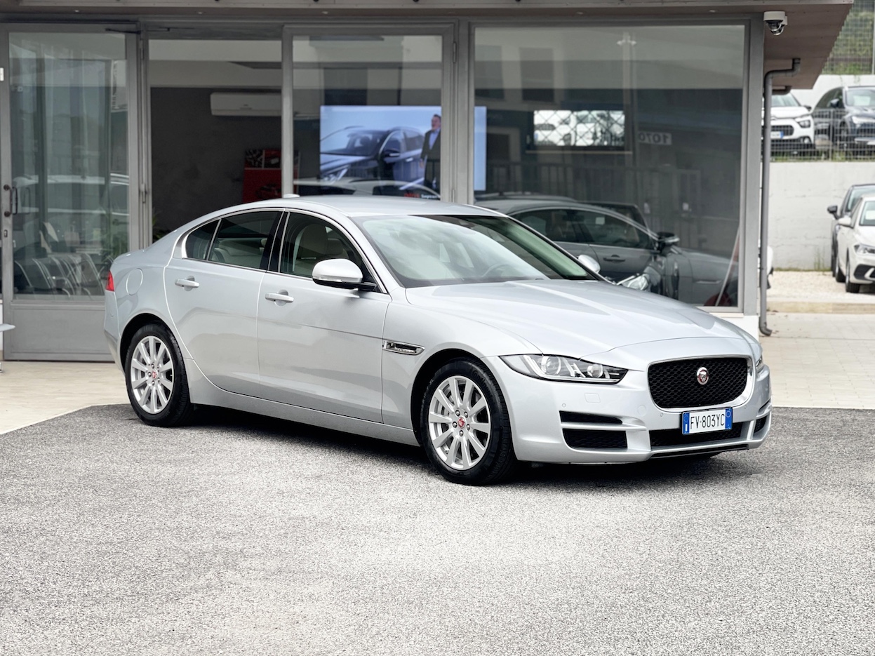 JAGUAR - XE           (X760)