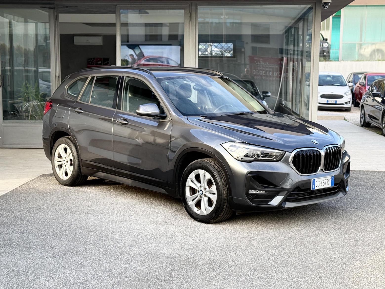 BMW - X1            (F48)