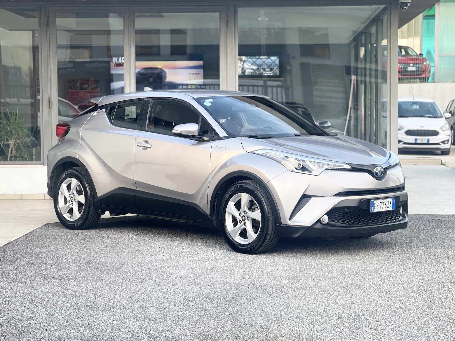 TOYOTA - C-HR