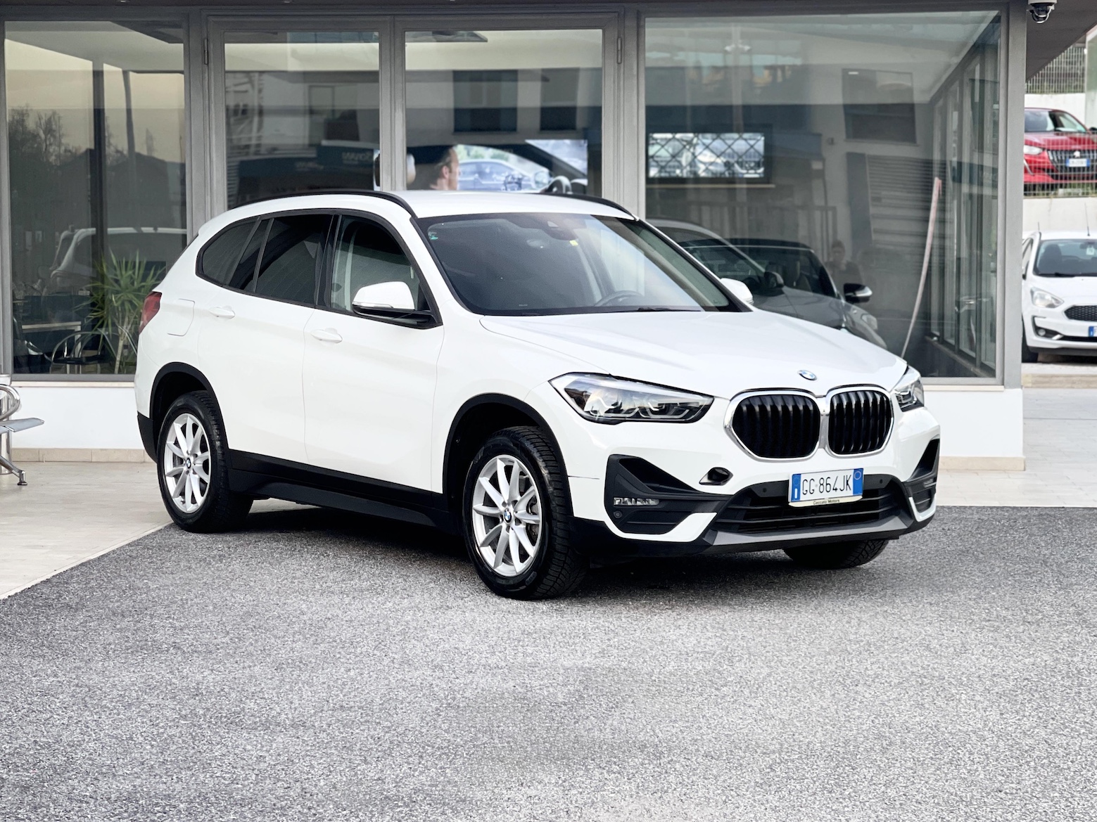 BMW - X1            (F48)
