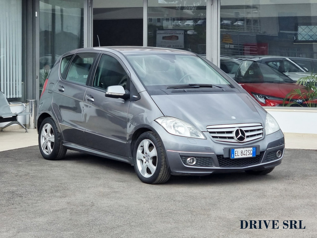 MERCEDES Classe A     (W176) vers. A 160 Premium