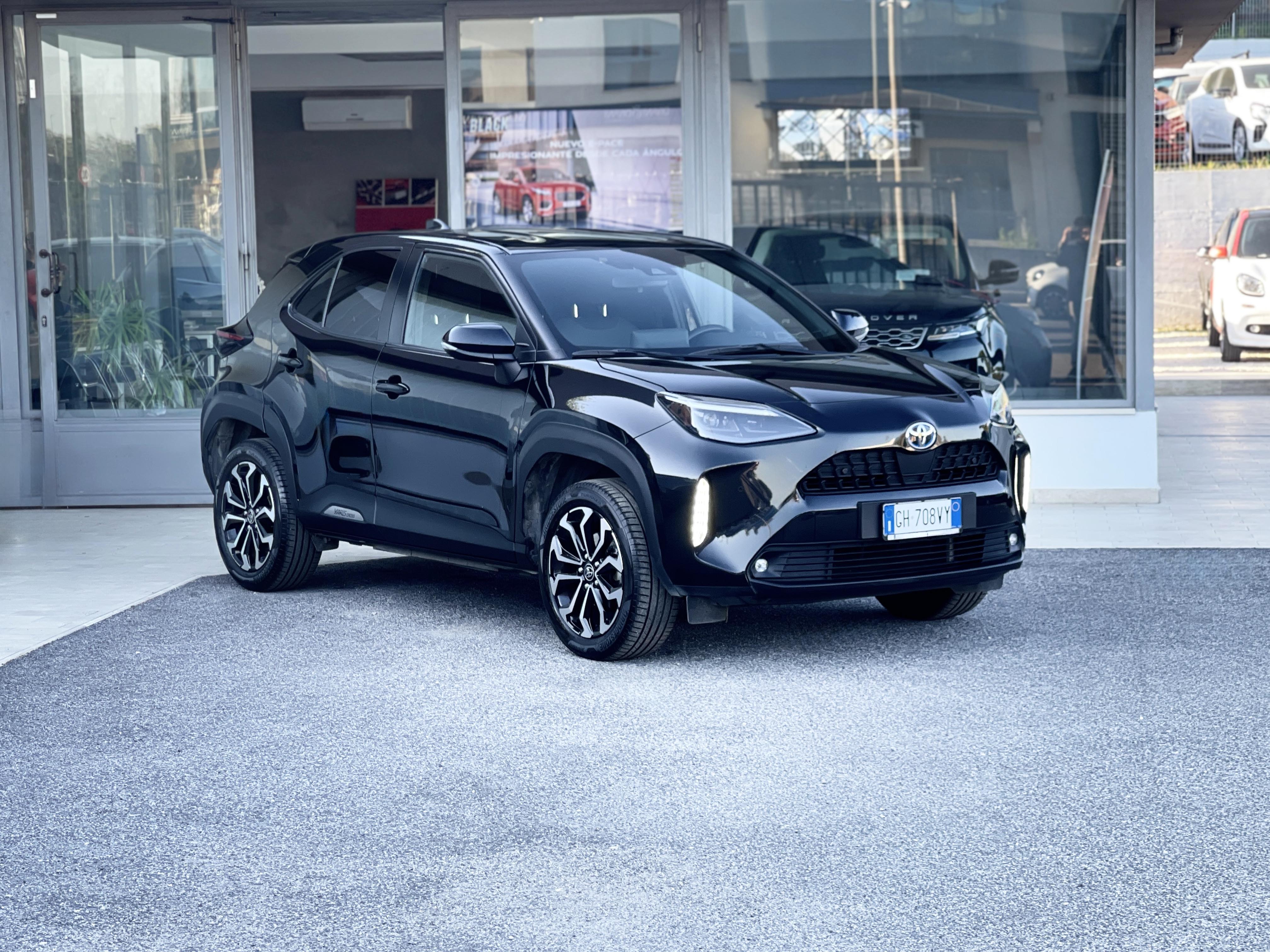 TOYOTA - Yaris Cross