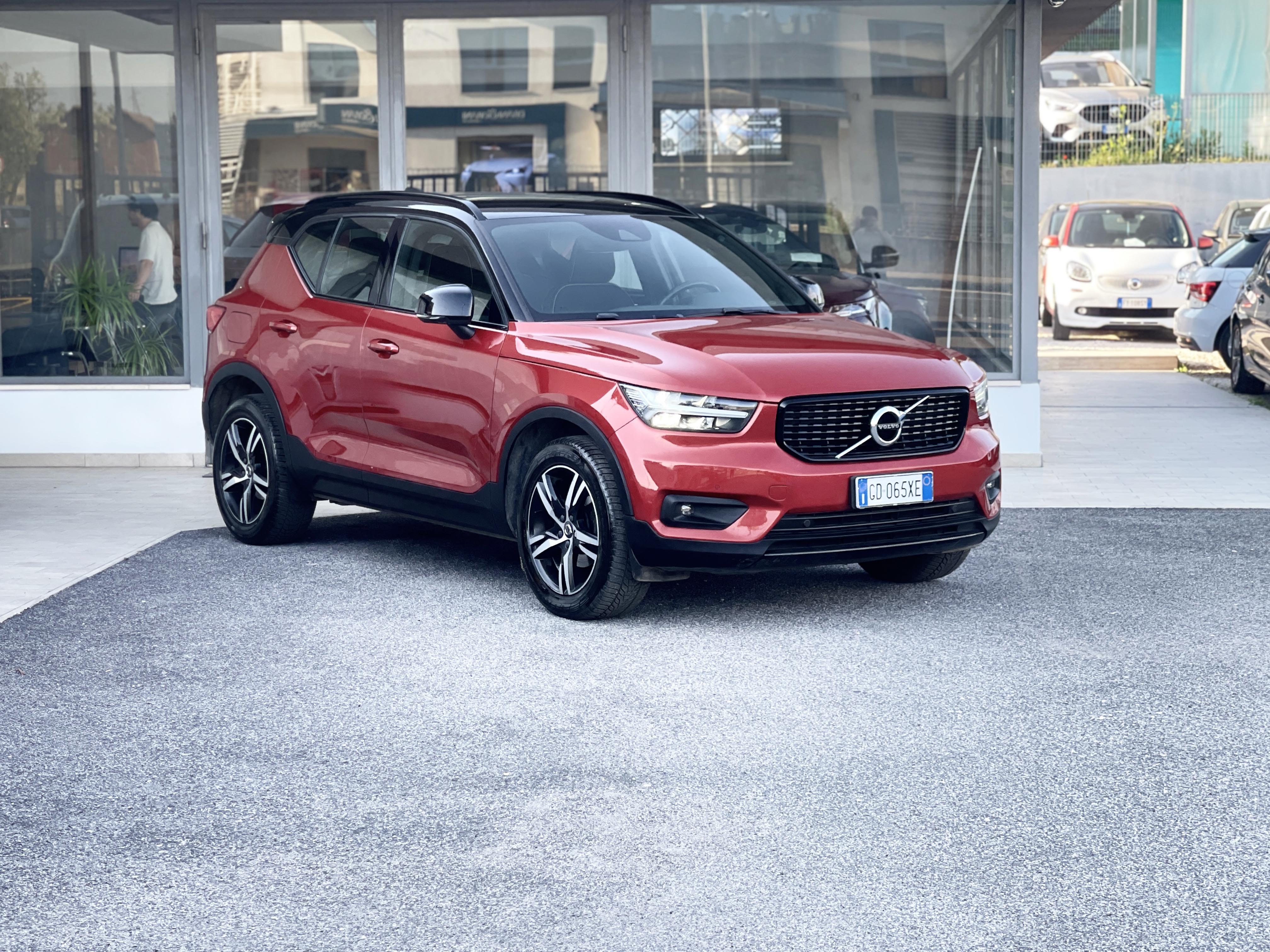 VOLVO - XC40 (2017-->)