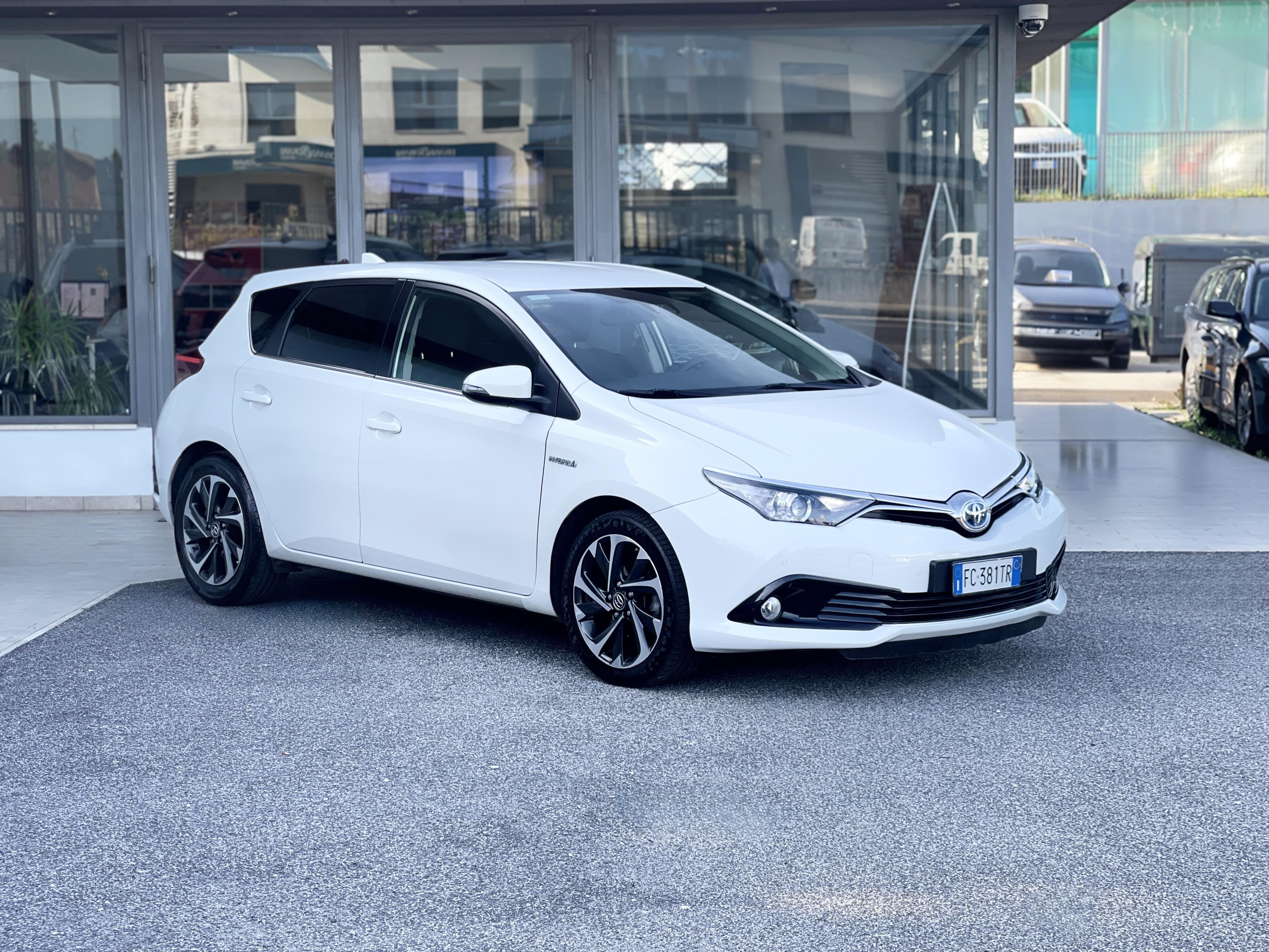 TOYOTA - Auris