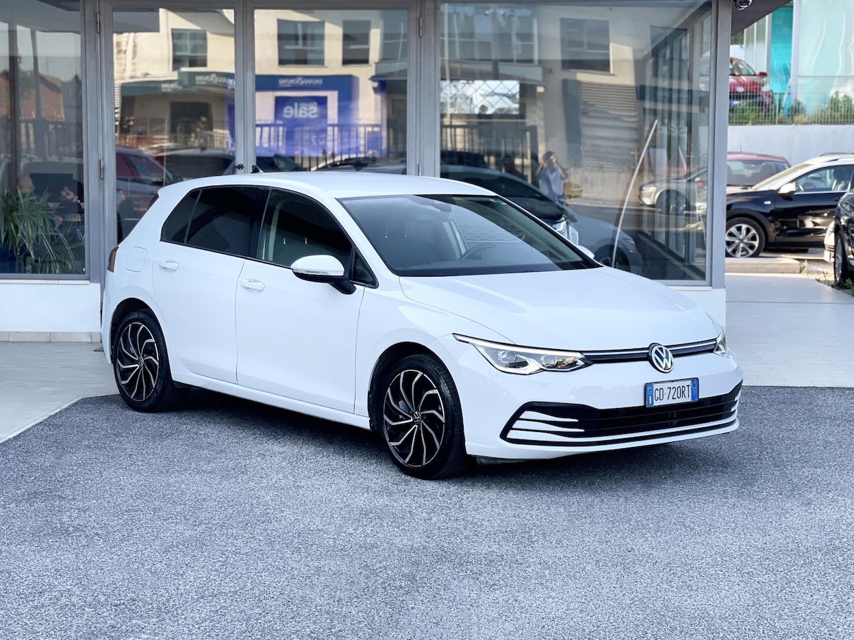 VOLKSWAGEN - Golf 8ª serie