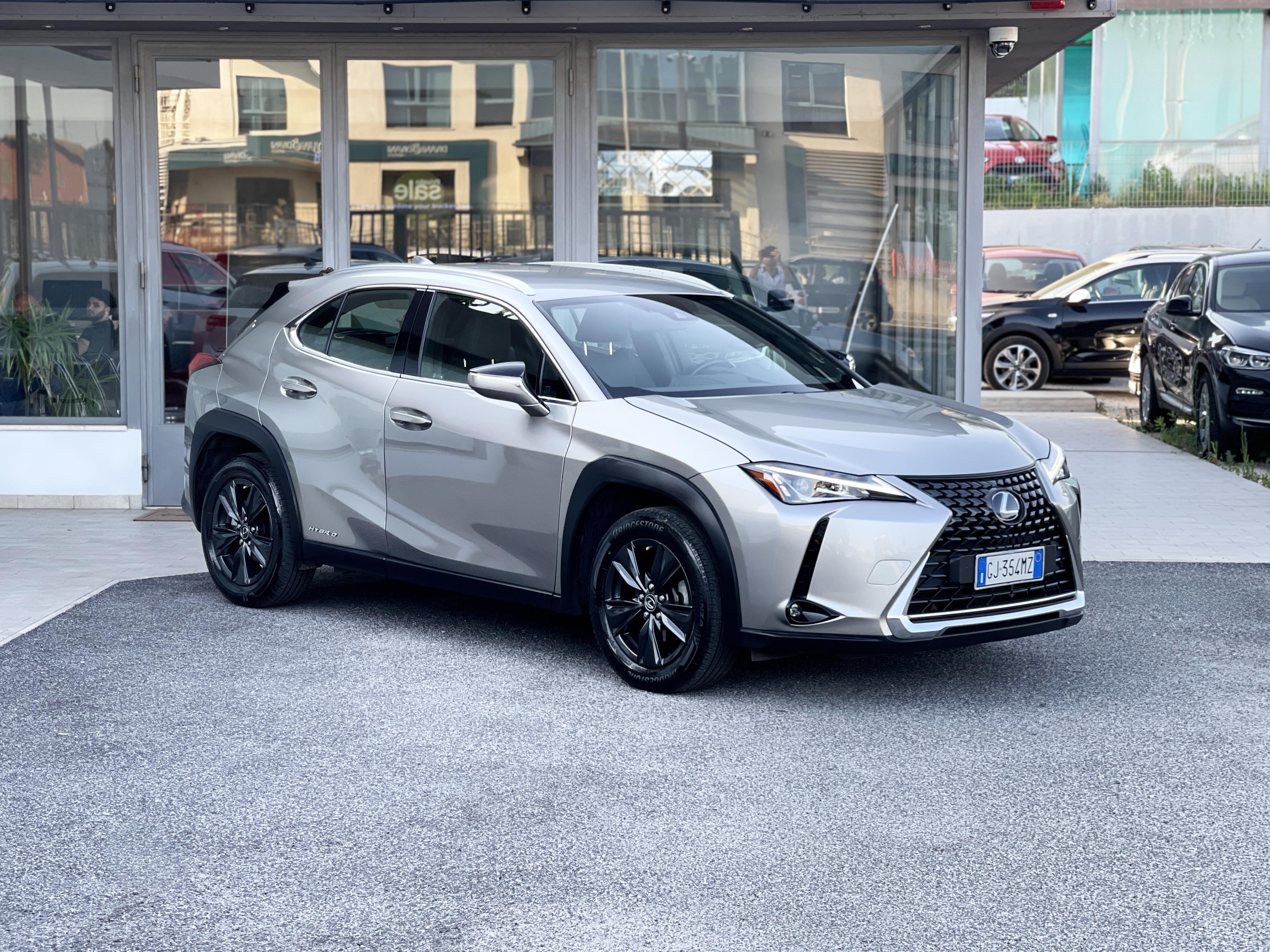 LEXUS - UX
