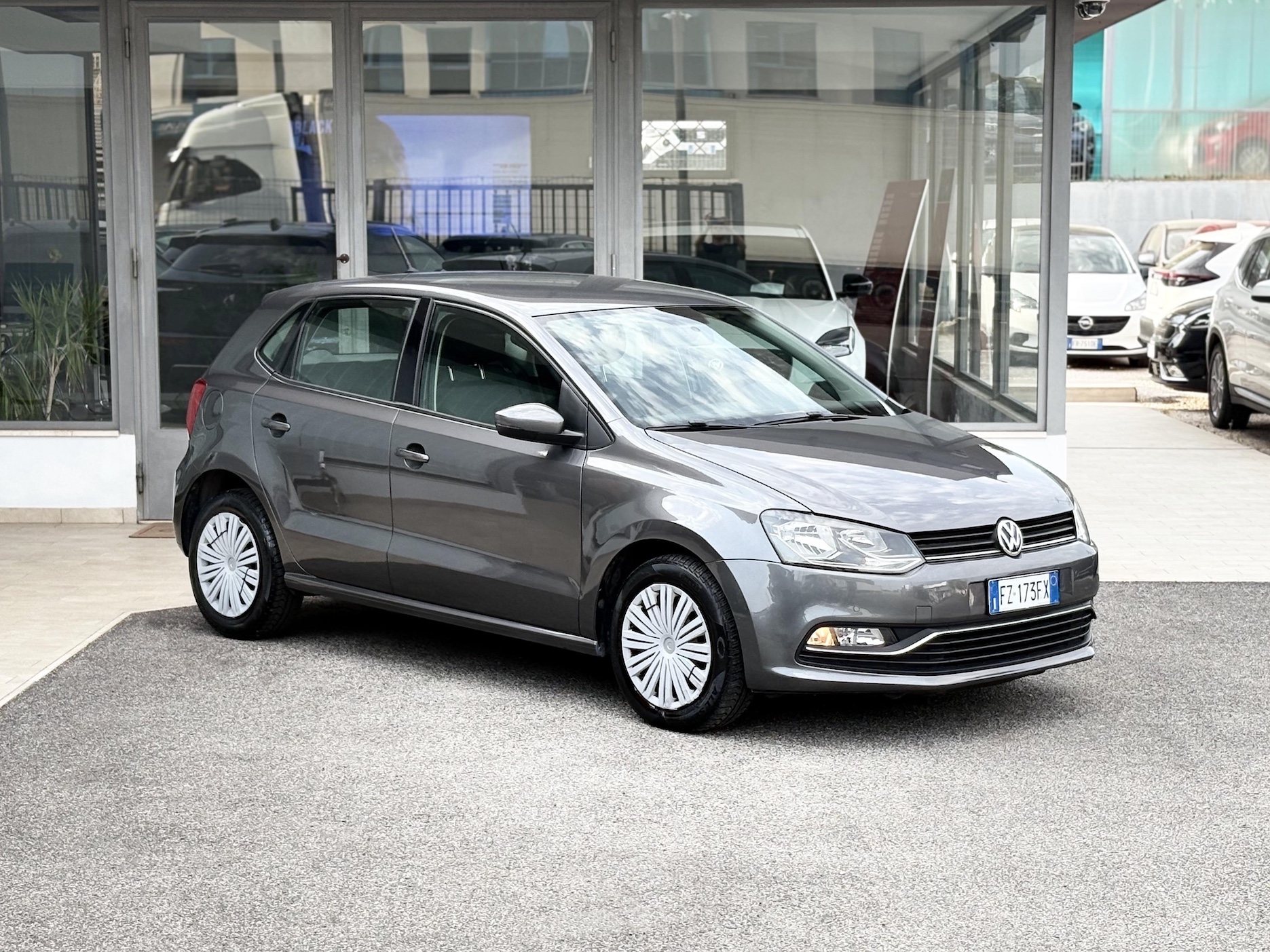 VOLKSWAGEN - Polo 5ª serie
