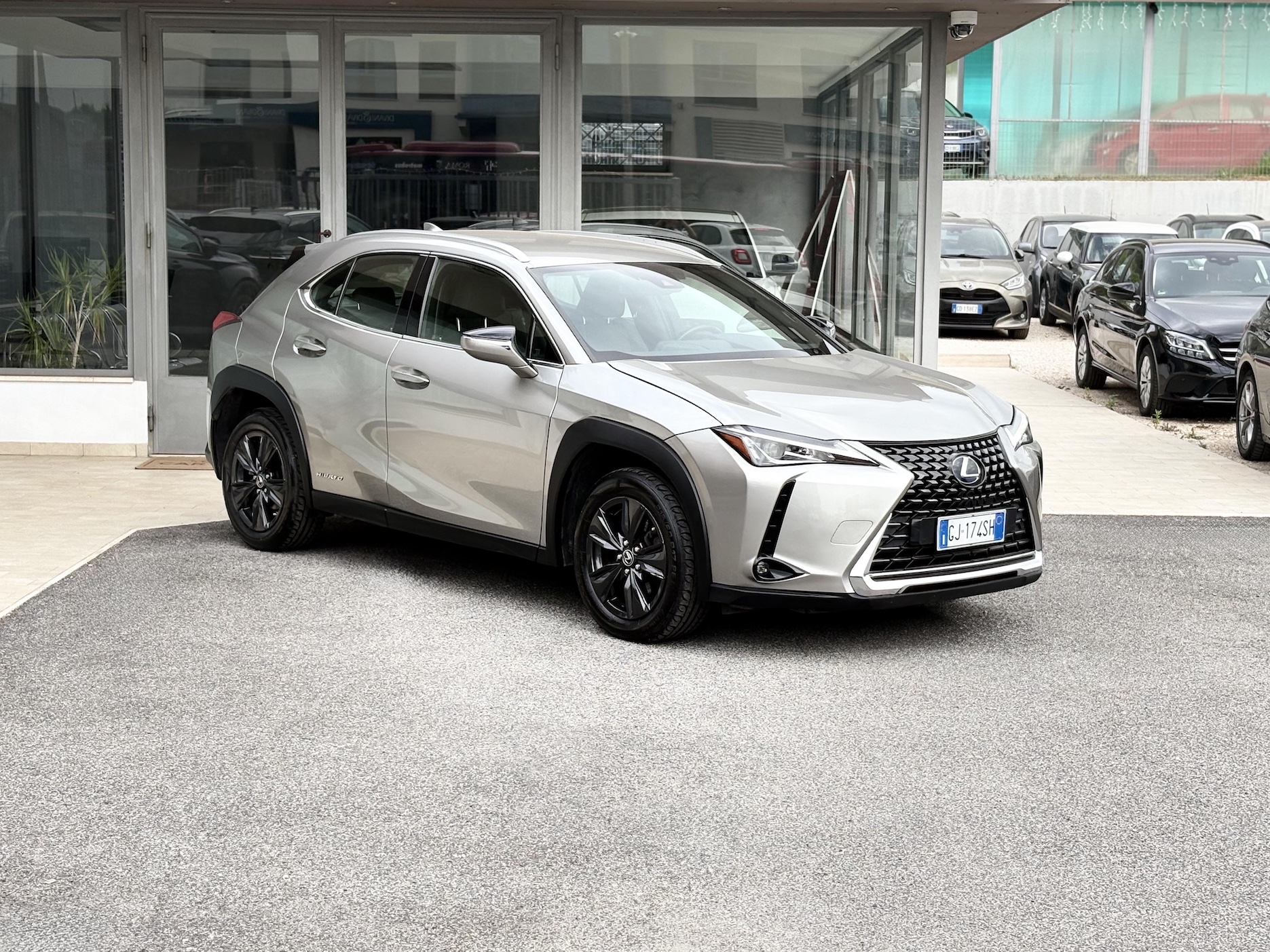 LEXUS - UX